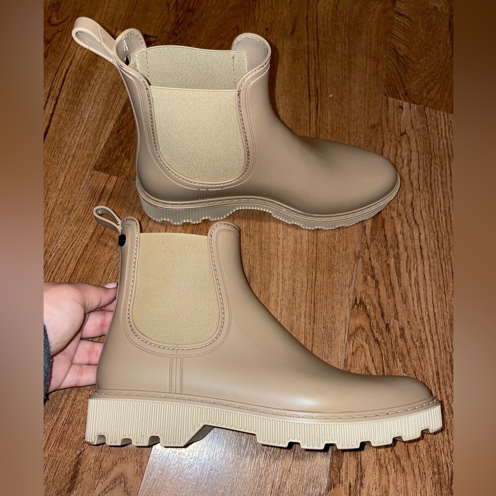 Tan/Beige Booties Size 9